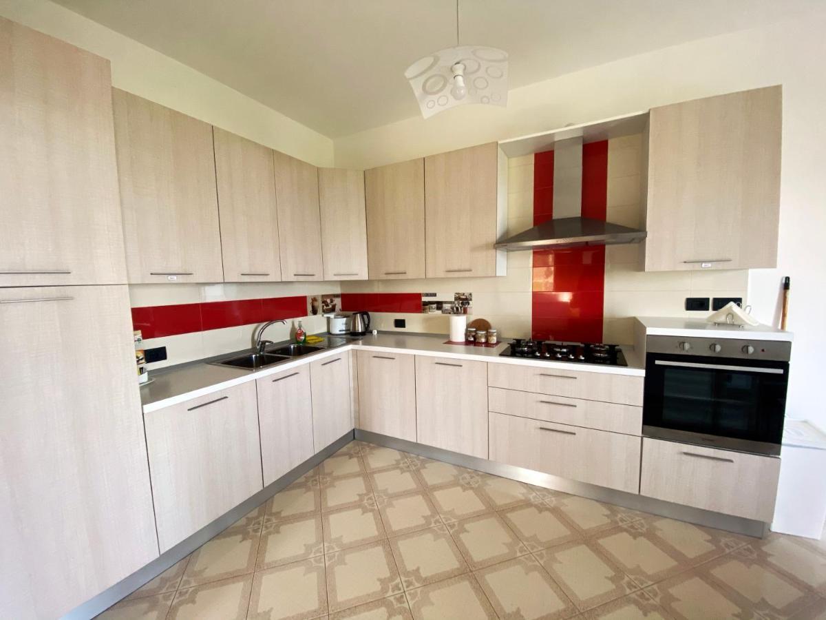 Achille Apartment *